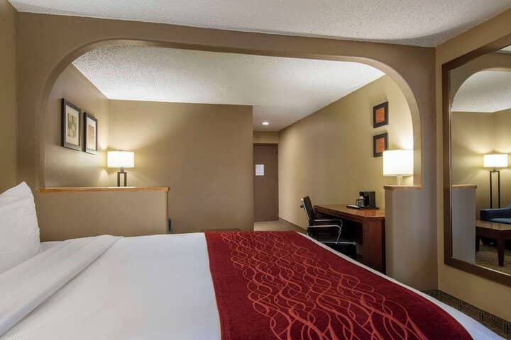 Room 32 of 47