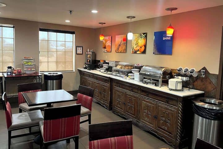Breakfast/Coffee Service 43 of 47