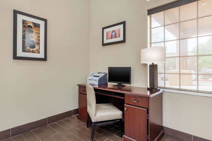 Business Center 46 of 47